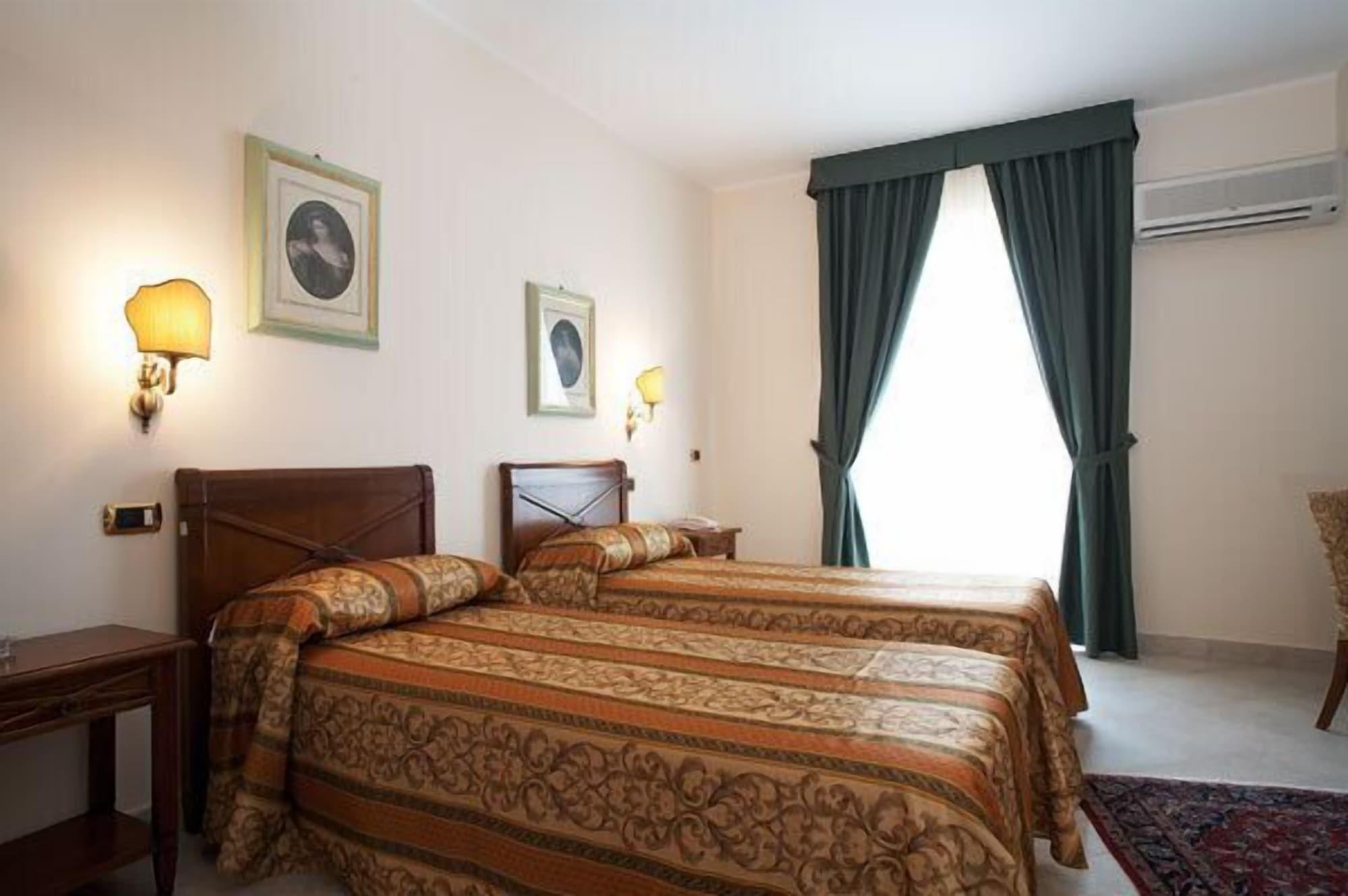 Hotel Delle Palme ฟาลโกเน ภายนอก รูปภาพ
